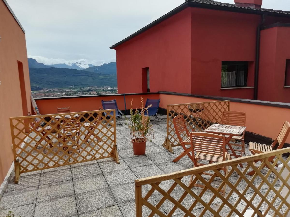 Lake & Castle View Apartment Riva del Garda Ngoại thất bức ảnh