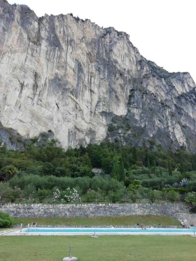 Lake & Castle View Apartment Riva del Garda Ngoại thất bức ảnh