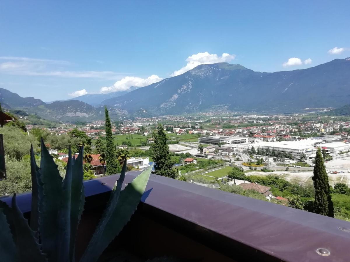 Lake & Castle View Apartment Riva del Garda Ngoại thất bức ảnh