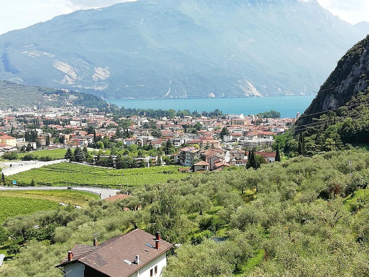 Lake & Castle View Apartment Riva del Garda Ngoại thất bức ảnh