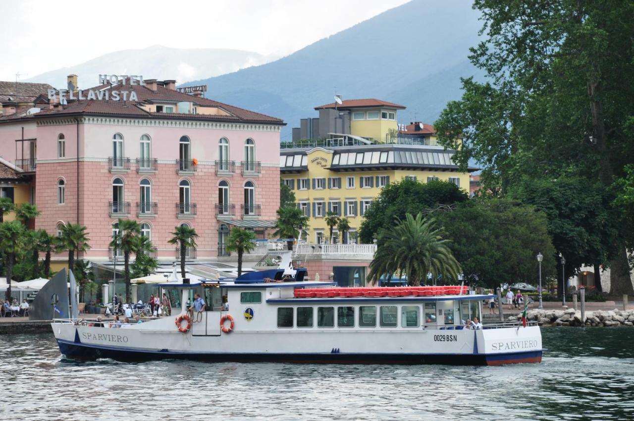Lake & Castle View Apartment Riva del Garda Ngoại thất bức ảnh