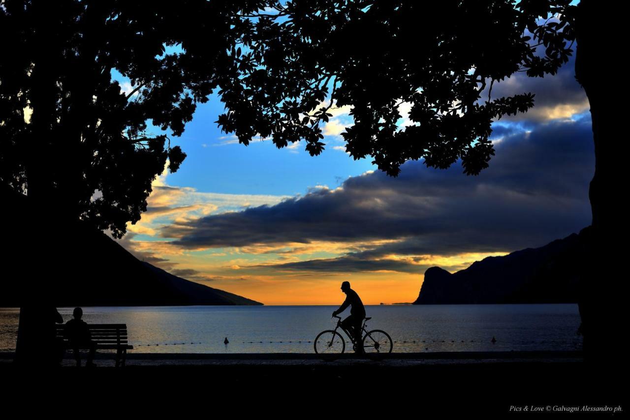 Lake & Castle View Apartment Riva del Garda Ngoại thất bức ảnh